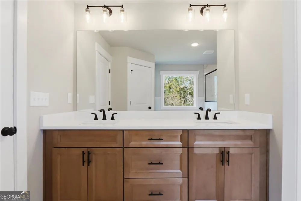 124 Maney DR Statham, GA 30666