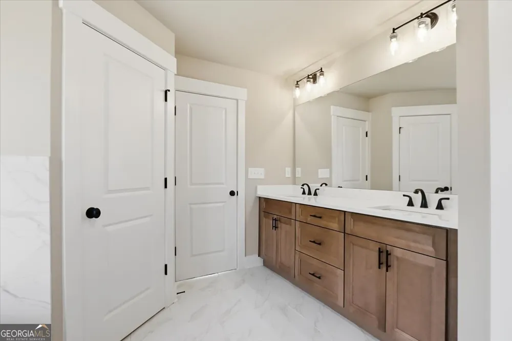 124 Maney DR Statham, GA 30666