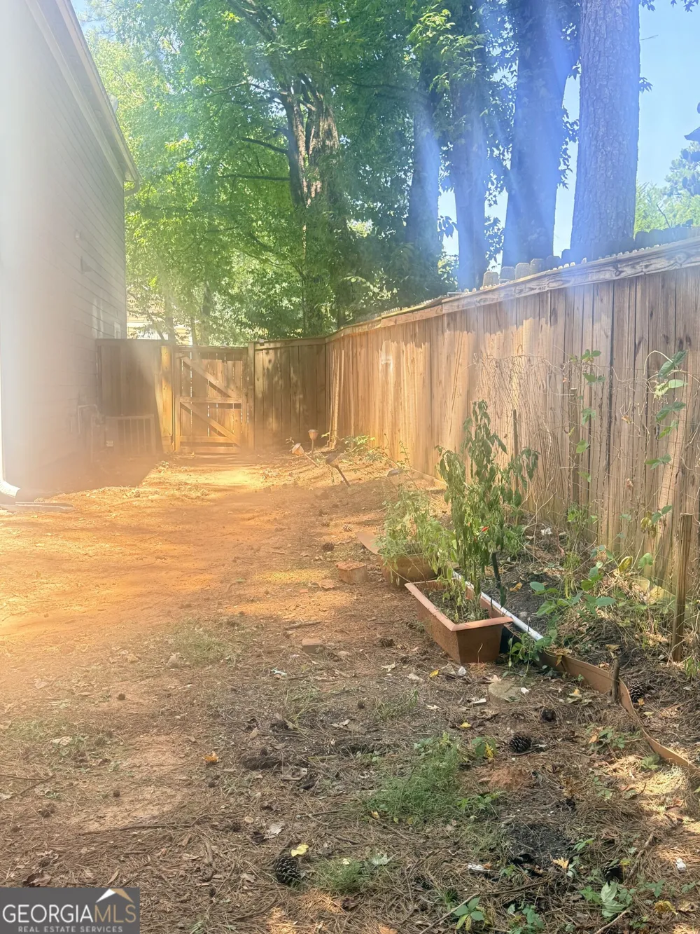 1263 Old Countryside CIR Stone Mountain, GA 30083