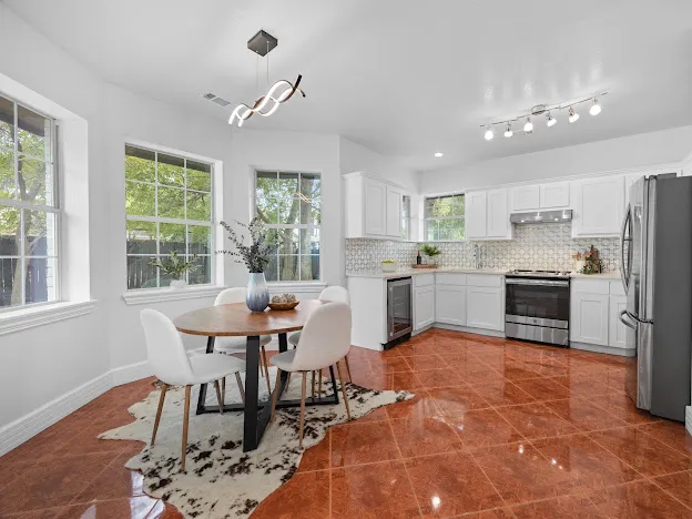 10901 Parkfield Drive Austin, TX 78758