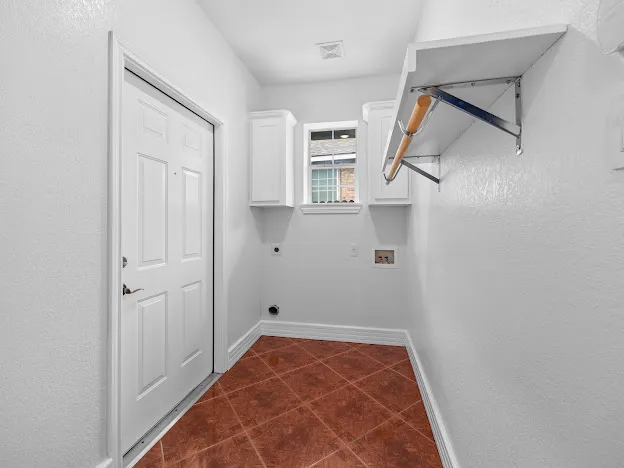 10901 Parkfield Drive Austin, TX 78758