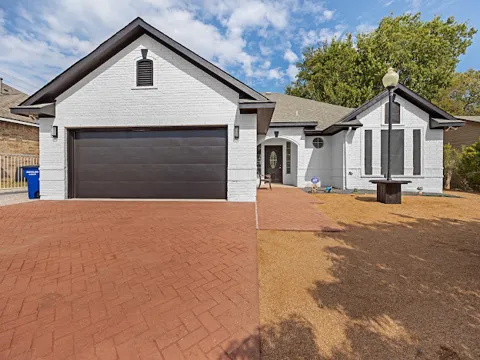 10901 Parkfield Drive