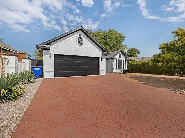 10901 Parkfield Drive Austin, TX 78758