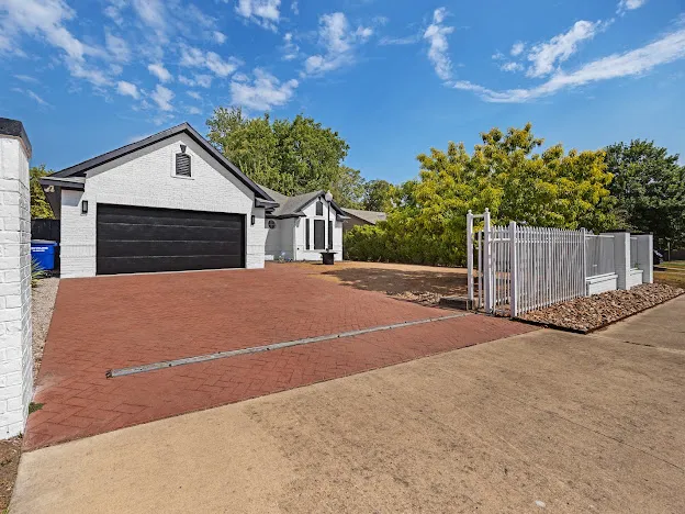 10901 Parkfield Drive Austin, TX 78758