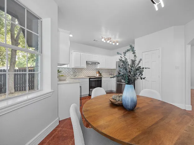 10901 Parkfield Drive Austin, TX 78758