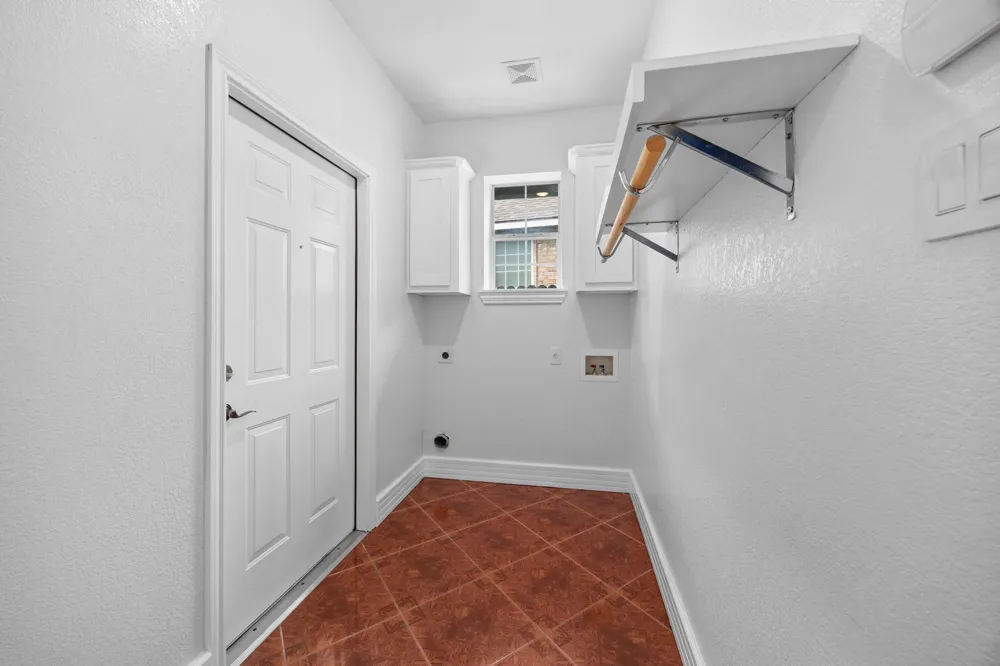 10901 Parkfield Drive Austin, TX 78758