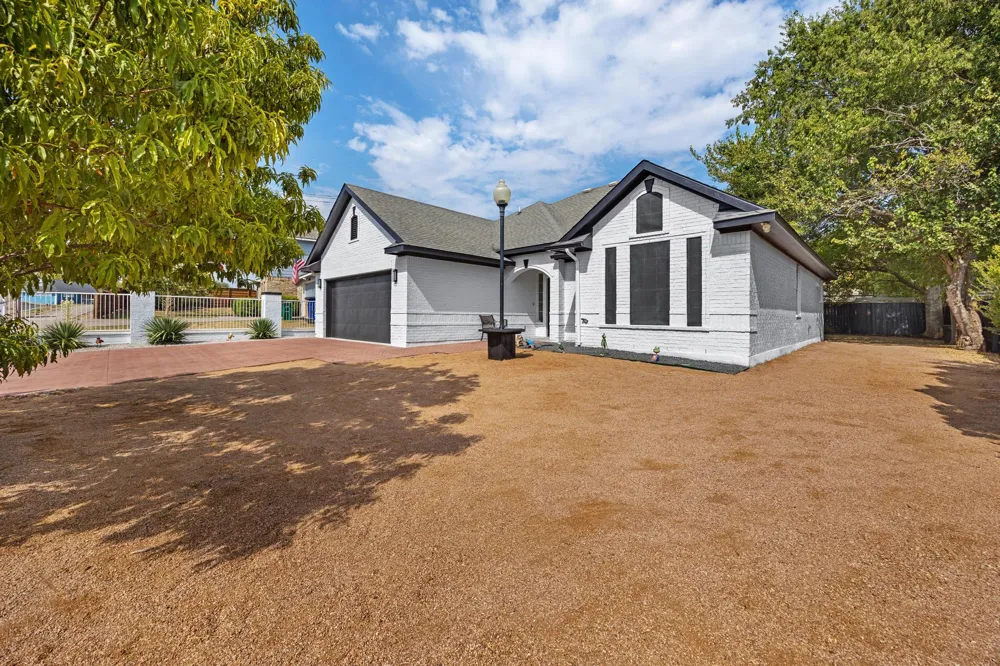 10901 Parkfield Drive Austin, TX 78758