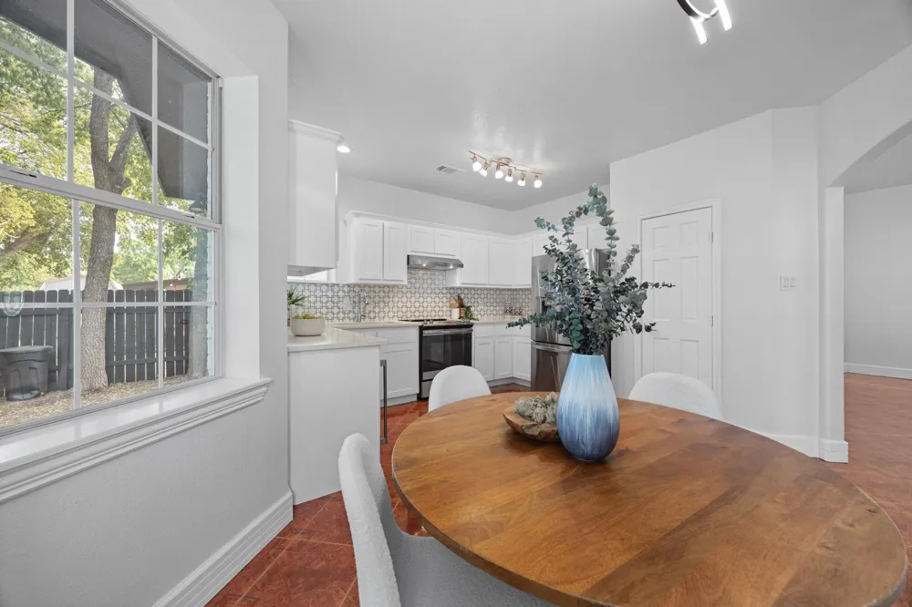 10901 Parkfield Drive Austin, TX 78758