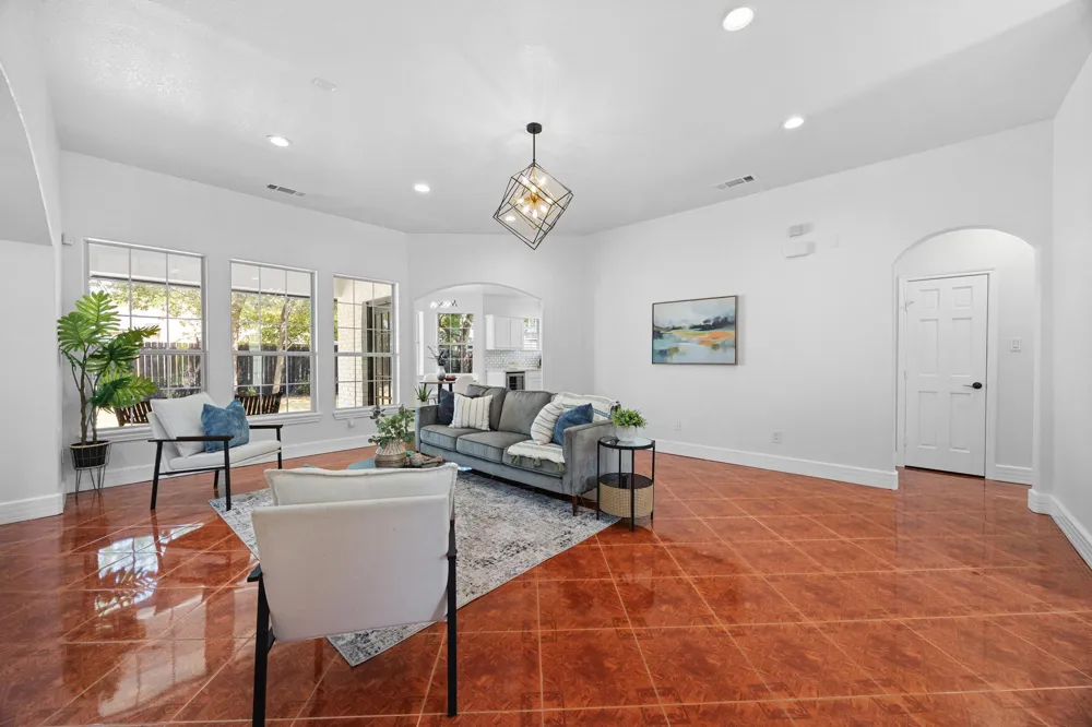 10901 Parkfield Drive Austin, TX 78758