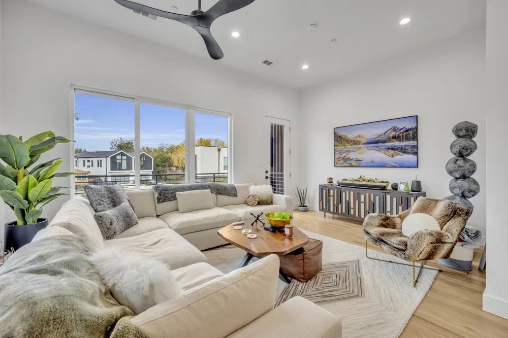 4631 Belmont Avenue #202 Dallas, TX 75204