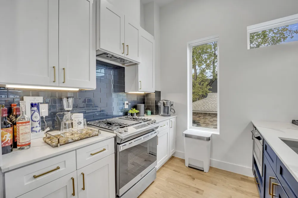 4631 Belmont Avenue #202 Dallas, TX 75204