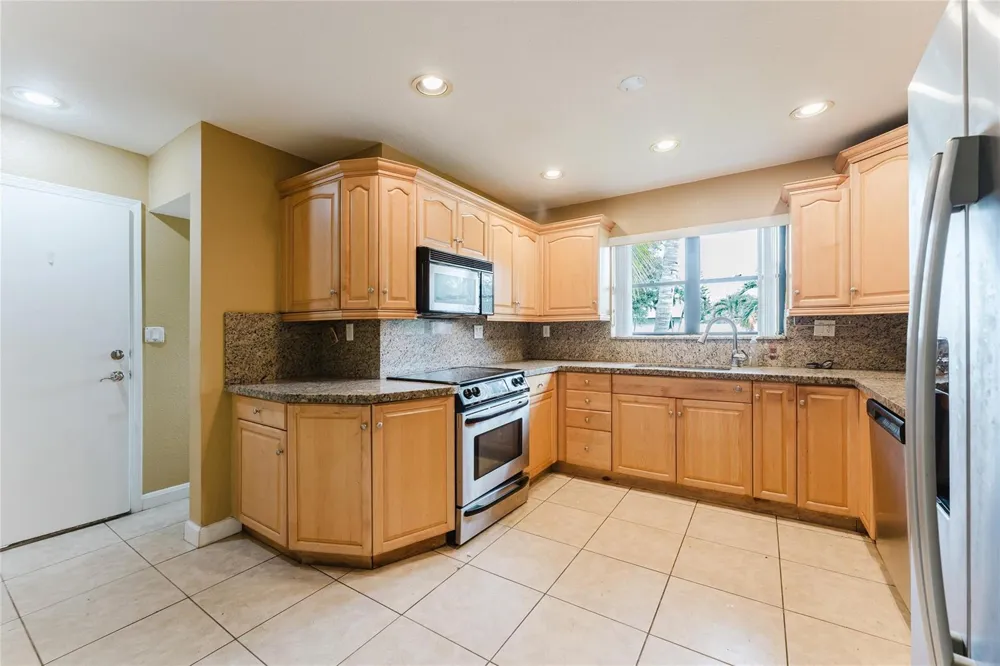 816 SE 13TH COURT Deerfield Beach, FL 33441