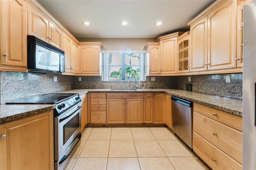 816 SE 13TH COURT Deerfield Beach, FL 33441