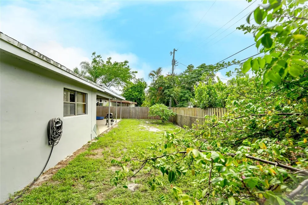 816 SE 13TH COURT Deerfield Beach, FL 33441
