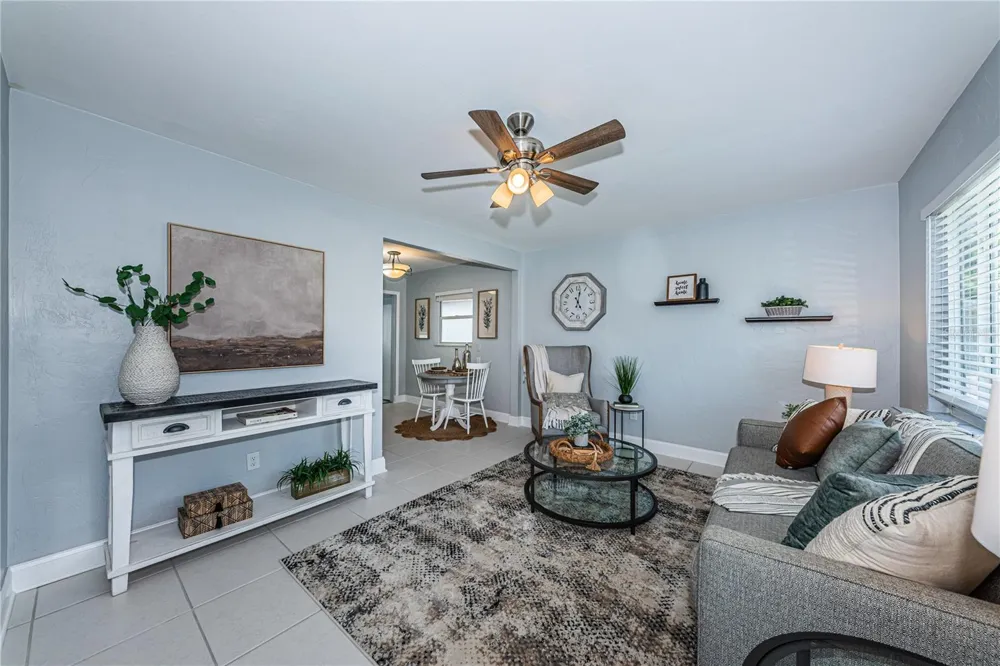 262 40 AVENUE NE St Petersburg, FL 33703