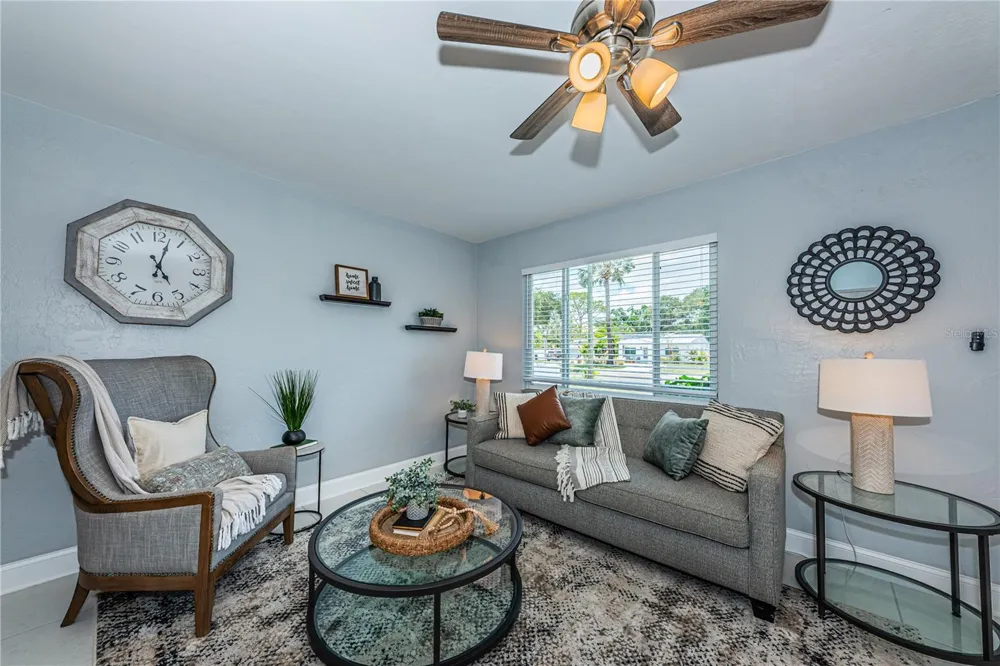 262 40 AVENUE NE St Petersburg, FL 33703