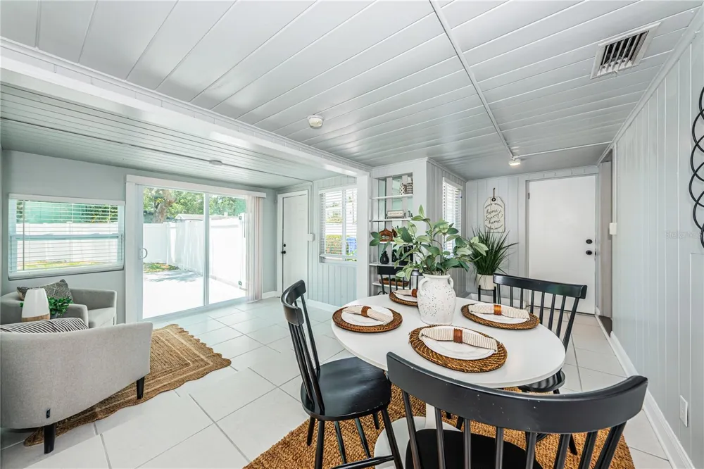 262 40 AVENUE NE St Petersburg, FL 33703