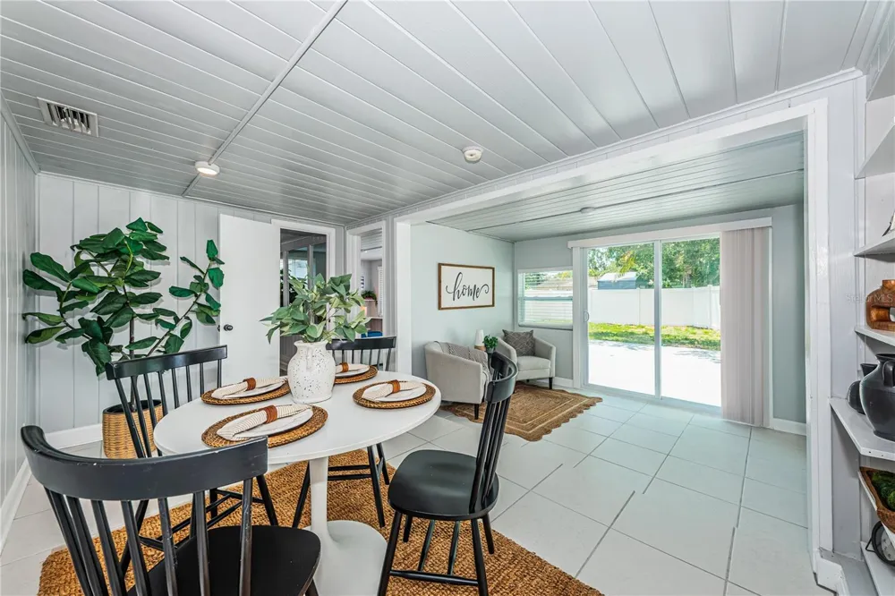 262 40 AVENUE NE St Petersburg, FL 33703