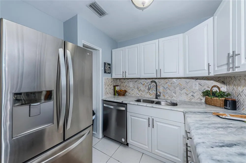 262 40 AVENUE NE St Petersburg, FL 33703