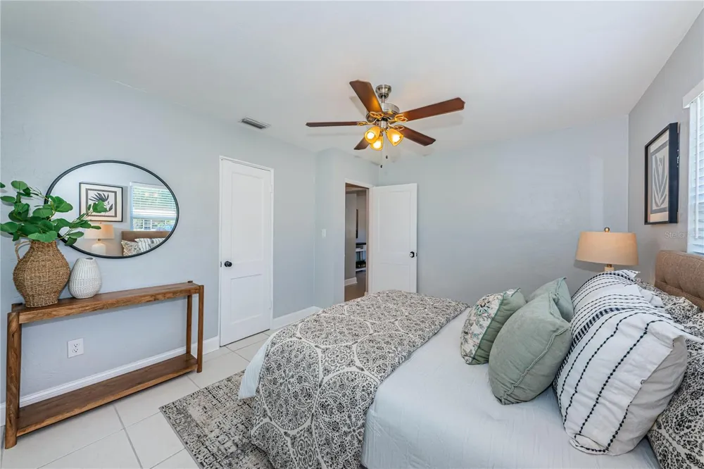 262 40 AVENUE NE St Petersburg, FL 33703