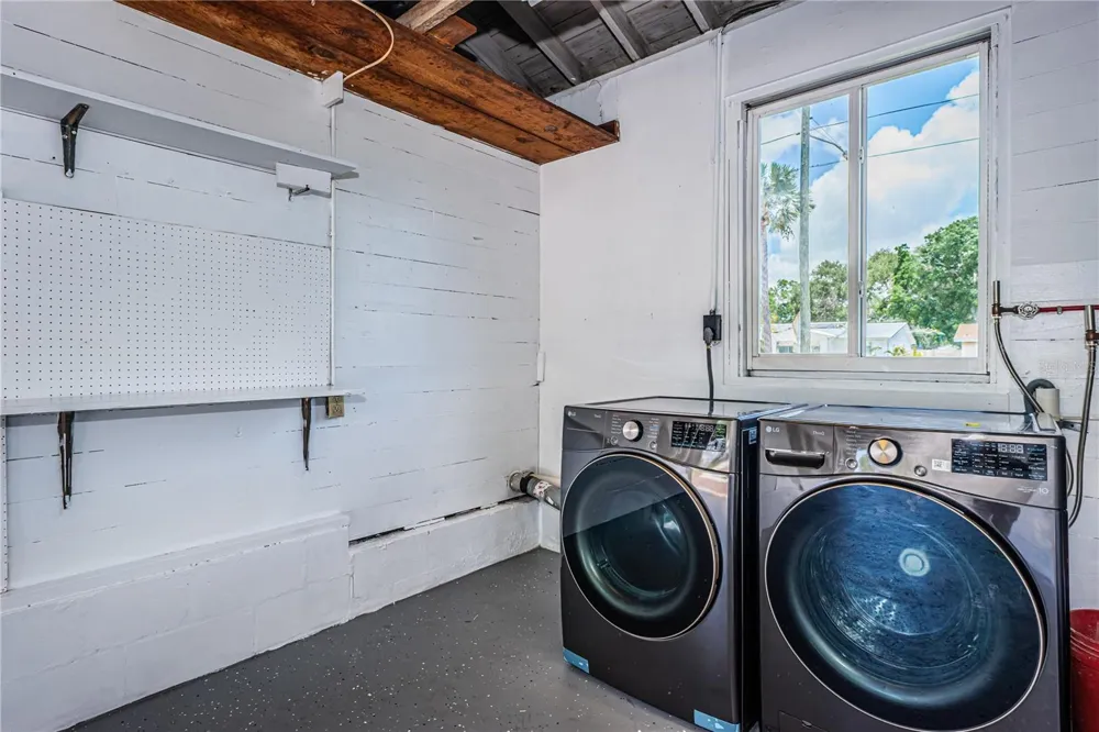 262 40 AVENUE NE St Petersburg, FL 33703