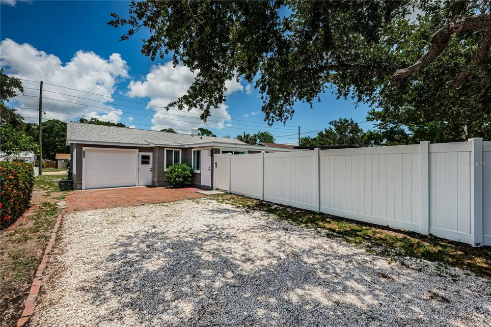 262 40 AVENUE NE St Petersburg, FL 33703