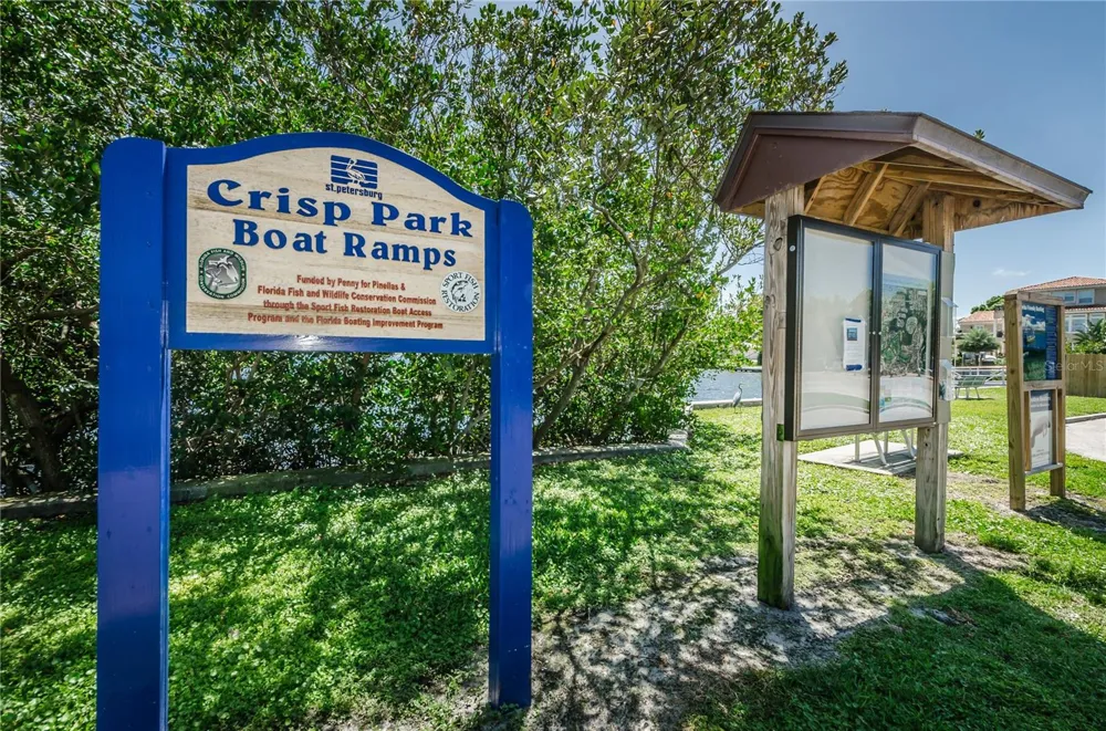 262 40 AVENUE NE St Petersburg, FL 33703