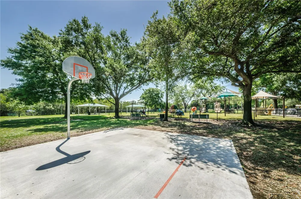 262 40 AVENUE NE St Petersburg, FL 33703