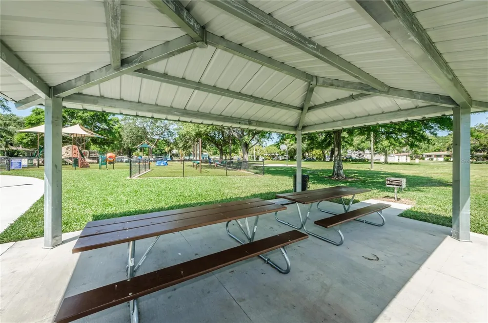 262 40 AVENUE NE St Petersburg, FL 33703