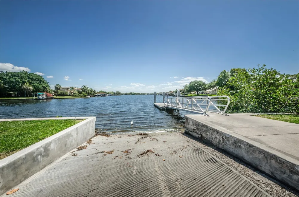 262 40 AVENUE NE St Petersburg, FL 33703
