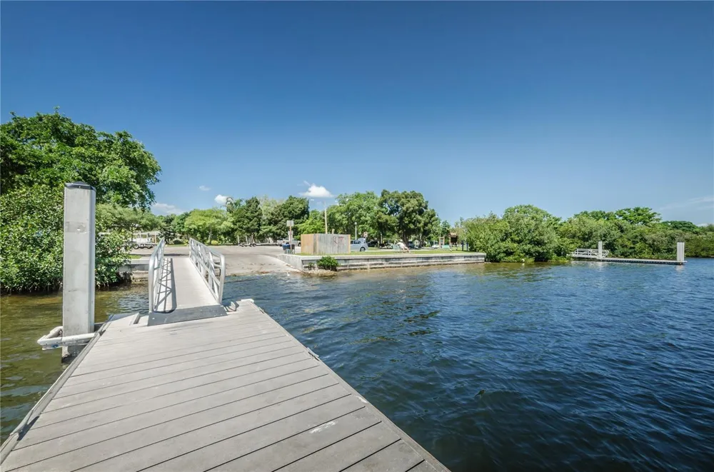 262 40 AVENUE NE St Petersburg, FL 33703