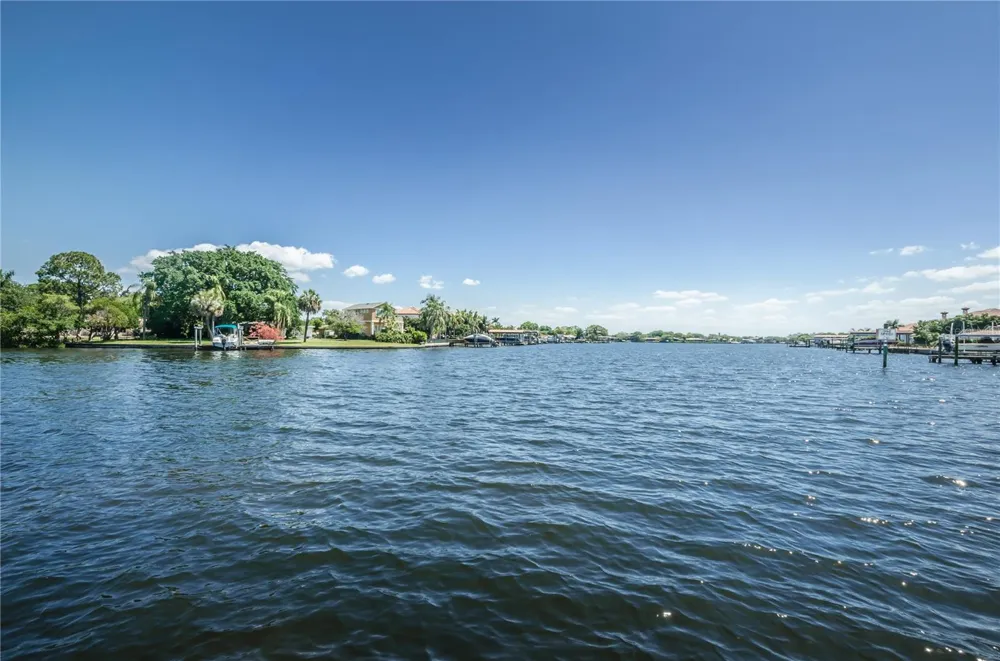 262 40 AVENUE NE St Petersburg, FL 33703