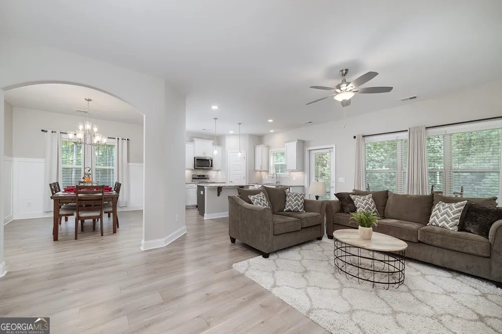 132 Whitworth DR Locust Grove, GA 30248