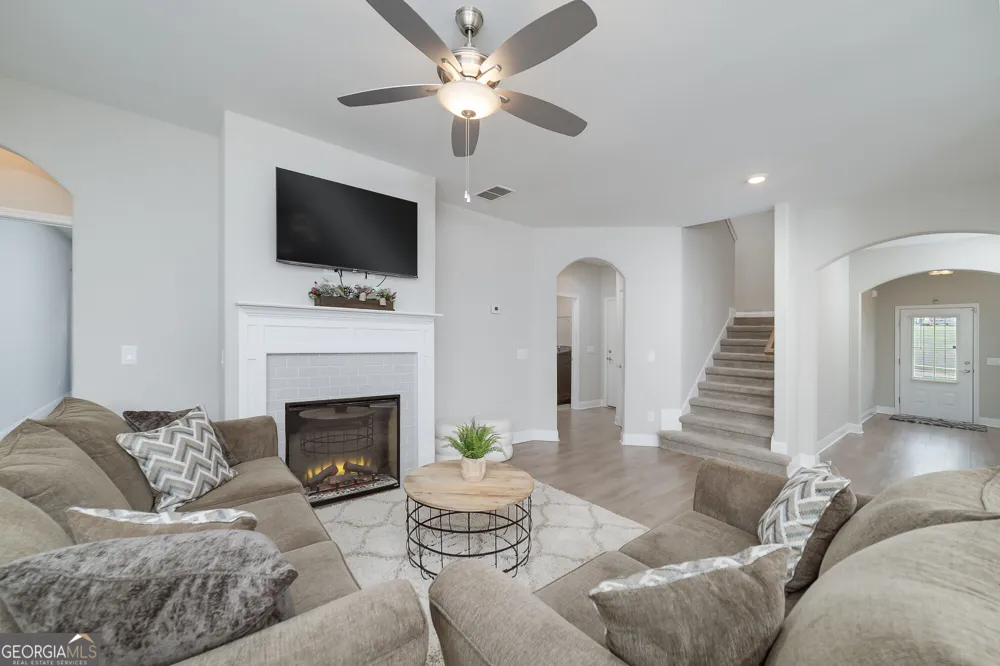 132 Whitworth DR Locust Grove, GA 30248
