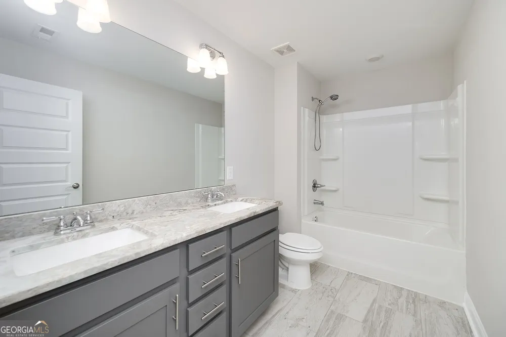 132 Whitworth DR Locust Grove, GA 30248