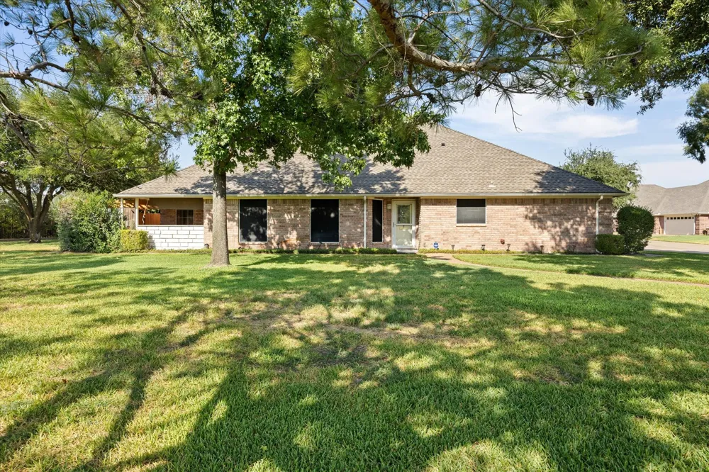 1202 Henard Lane Granbury, TX 76048