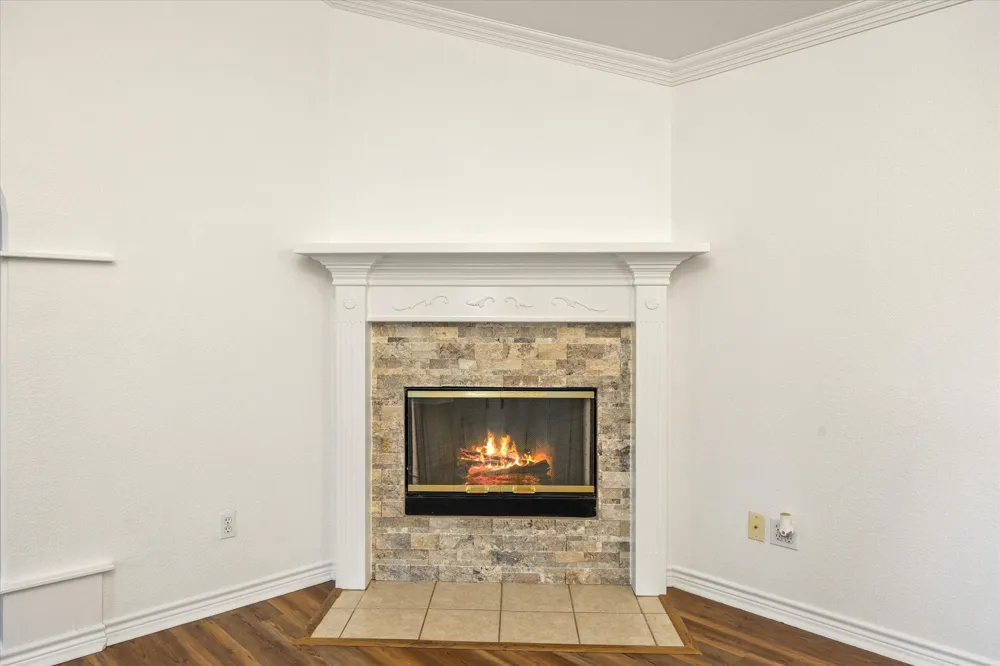1202 Henard Lane Granbury, TX 76048