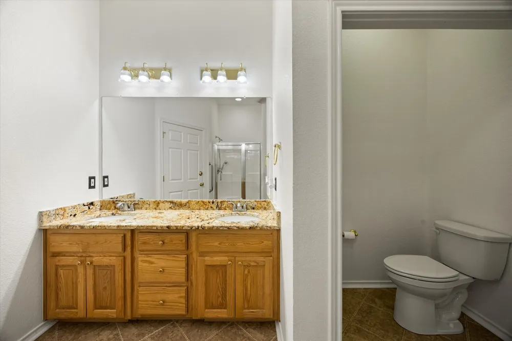1202 Henard Lane Granbury, TX 76048
