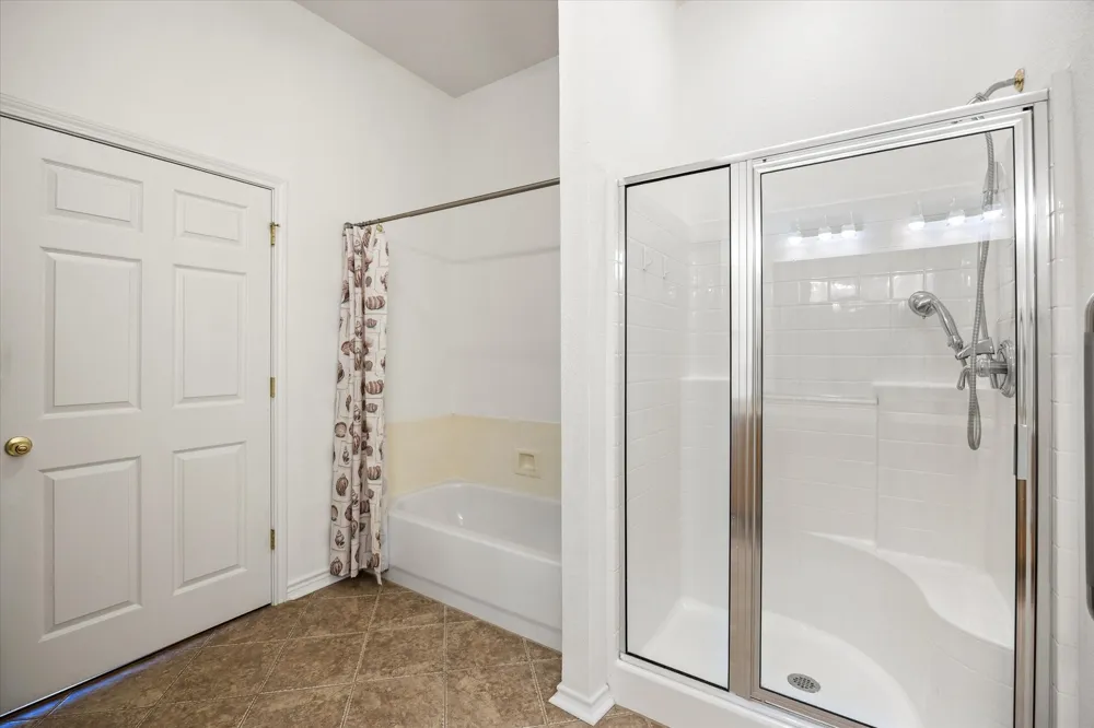 1202 Henard Lane Granbury, TX 76048
