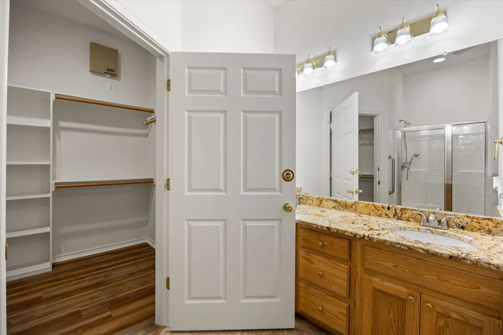 1202 Henard Lane Granbury, TX 76048
