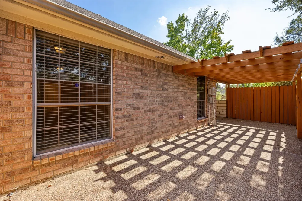 1202 Henard Lane Granbury, TX 76048