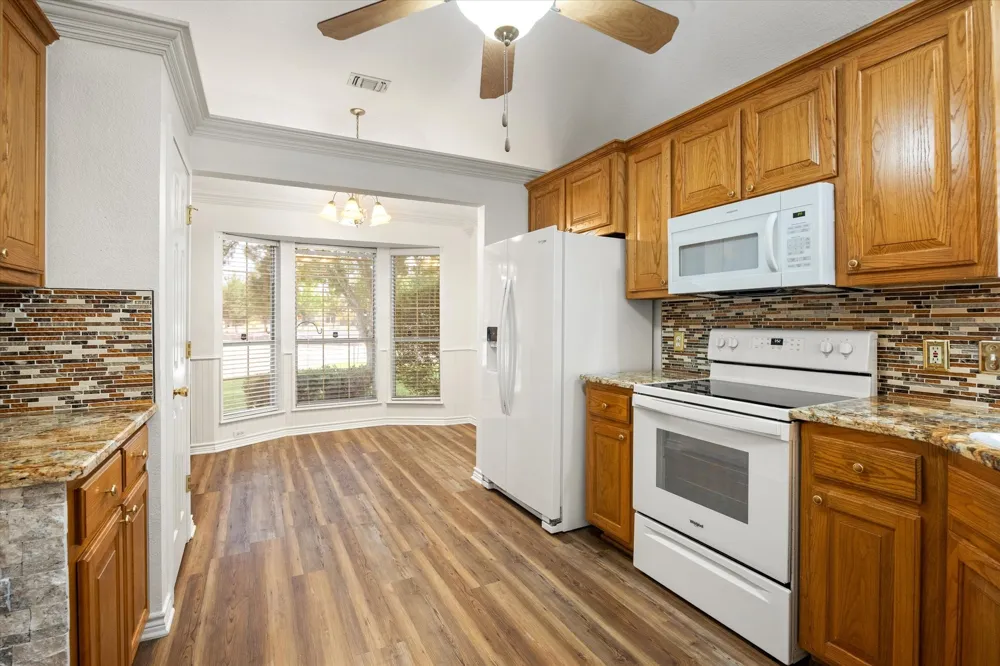 1202 Henard Lane Granbury, TX 76048