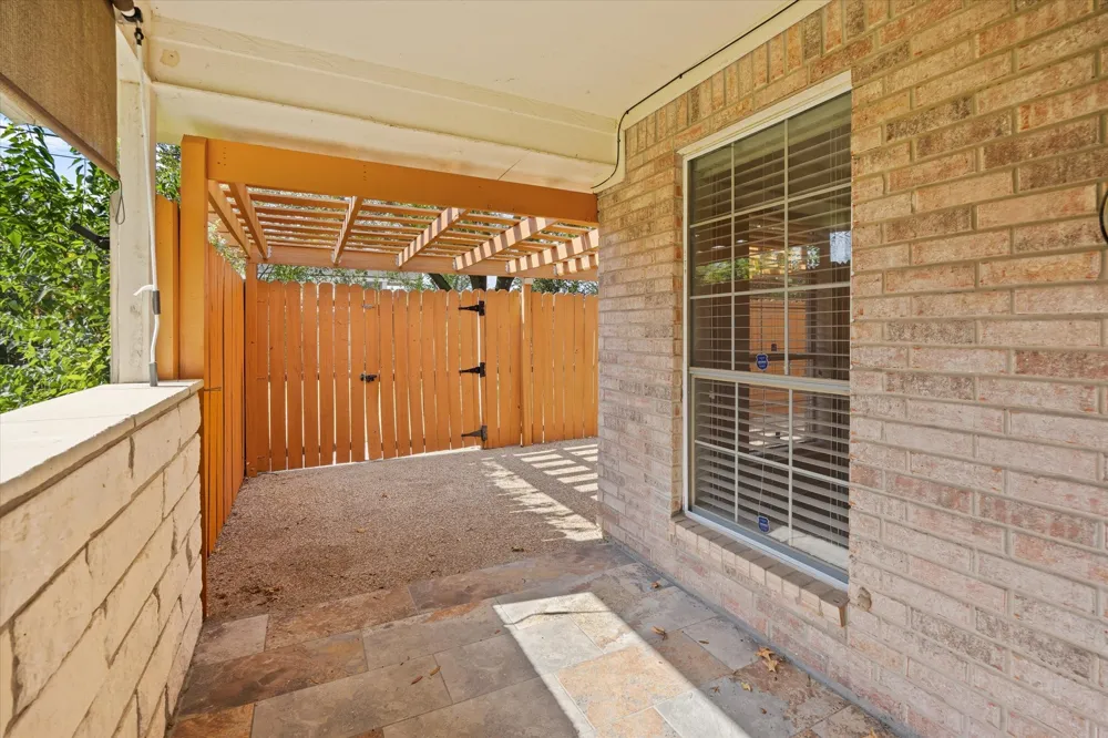 1202 Henard Lane Granbury, TX 76048