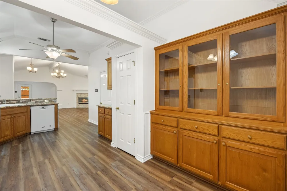 1202 Henard Lane Granbury, TX 76048