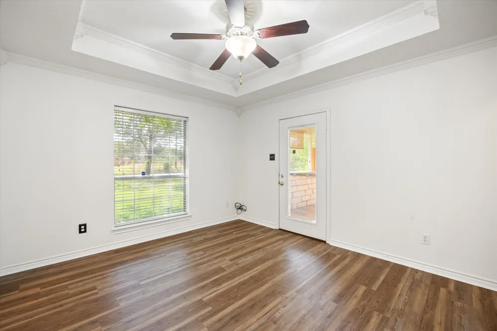 1202 Henard Lane Granbury, TX 76048