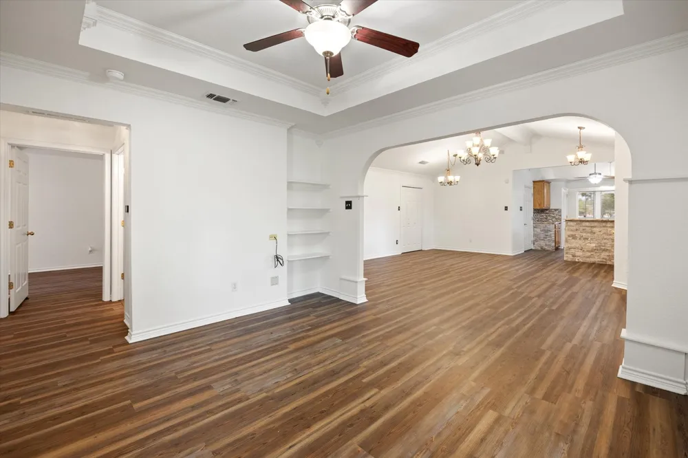 1202 Henard Lane Granbury, TX 76048