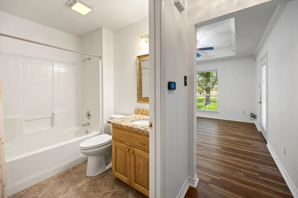 1202 Henard Lane Granbury, TX 76048