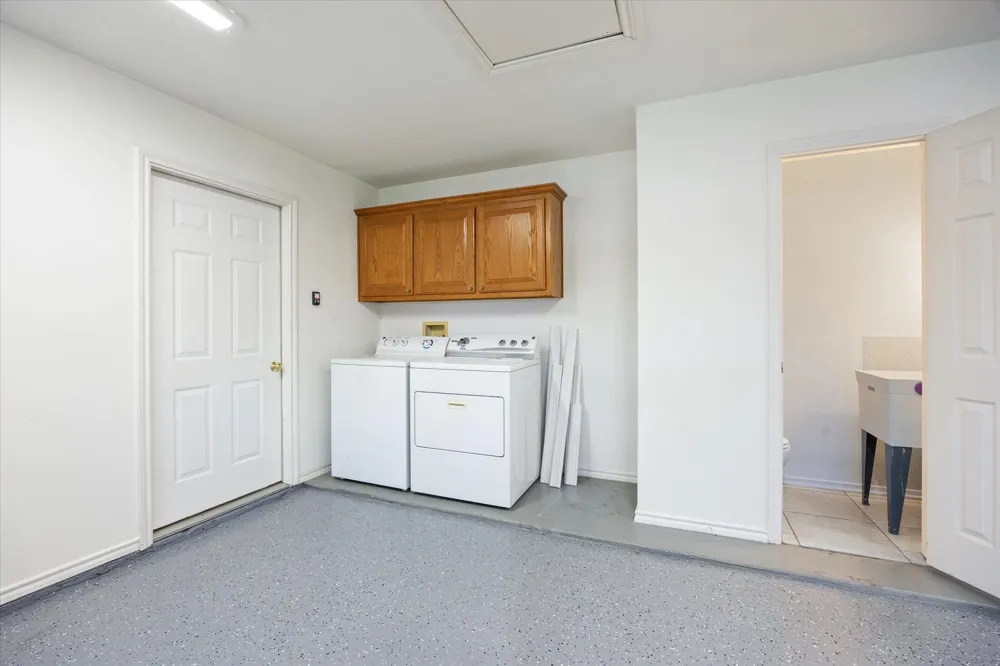 1202 Henard Lane Granbury, TX 76048