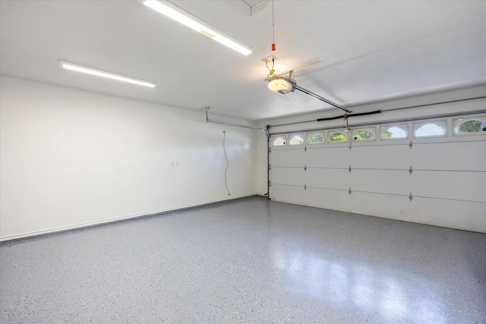 1202 Henard Lane Granbury, TX 76048