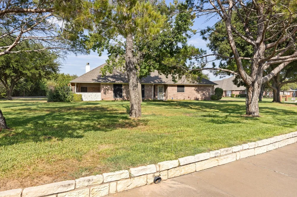 1202 Henard Lane Granbury, TX 76048